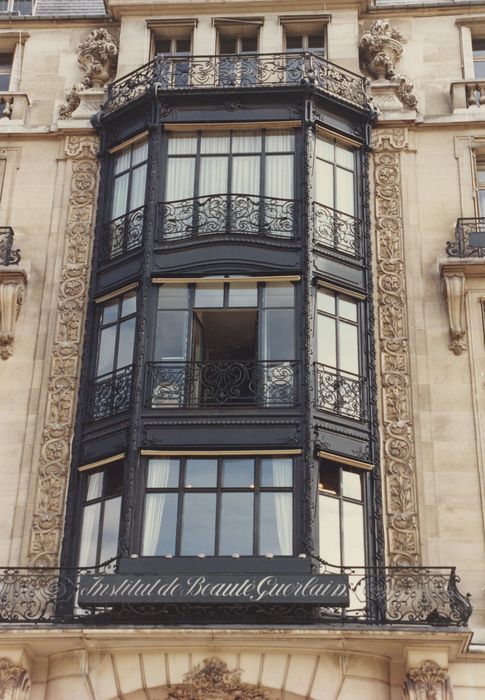 façade rue l’avenue, vue partielle