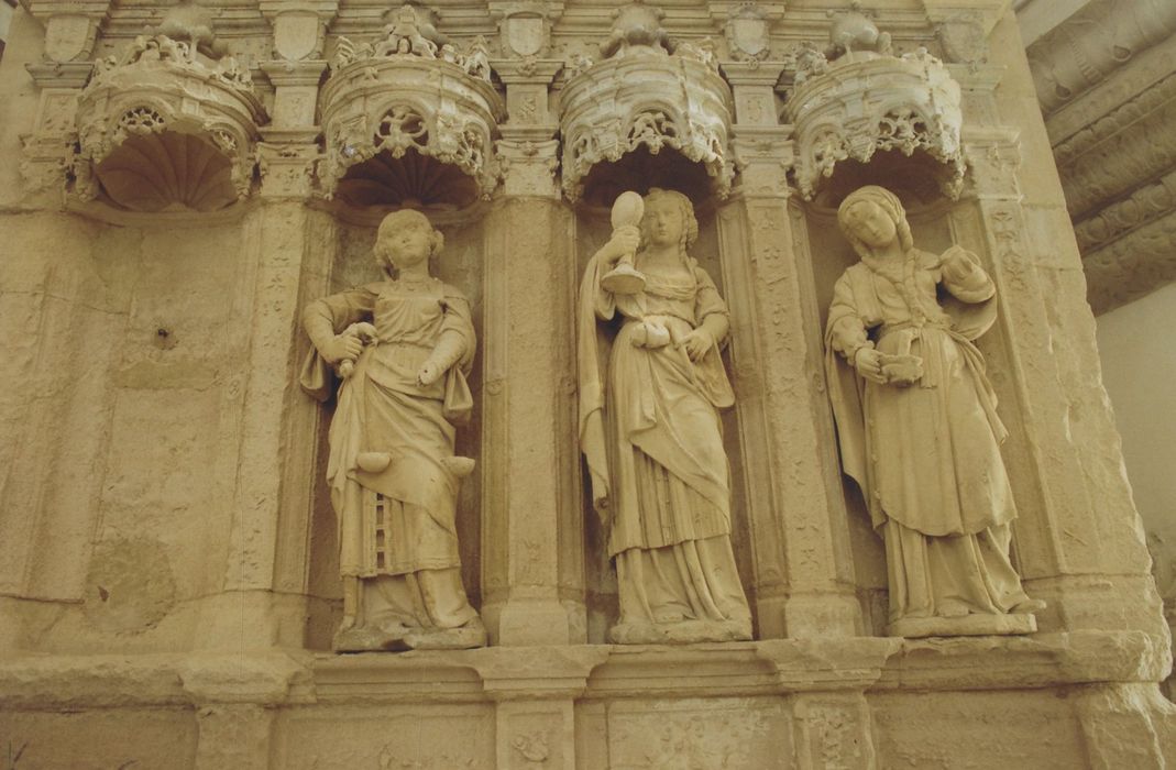 retable, statues : Justice (la), Tempérance (la), Prudence (la)