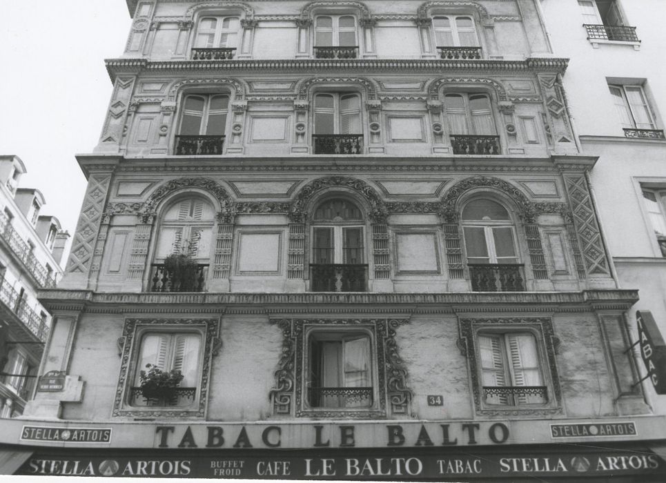 façade sur la rue Henri Monnier, vue partielle