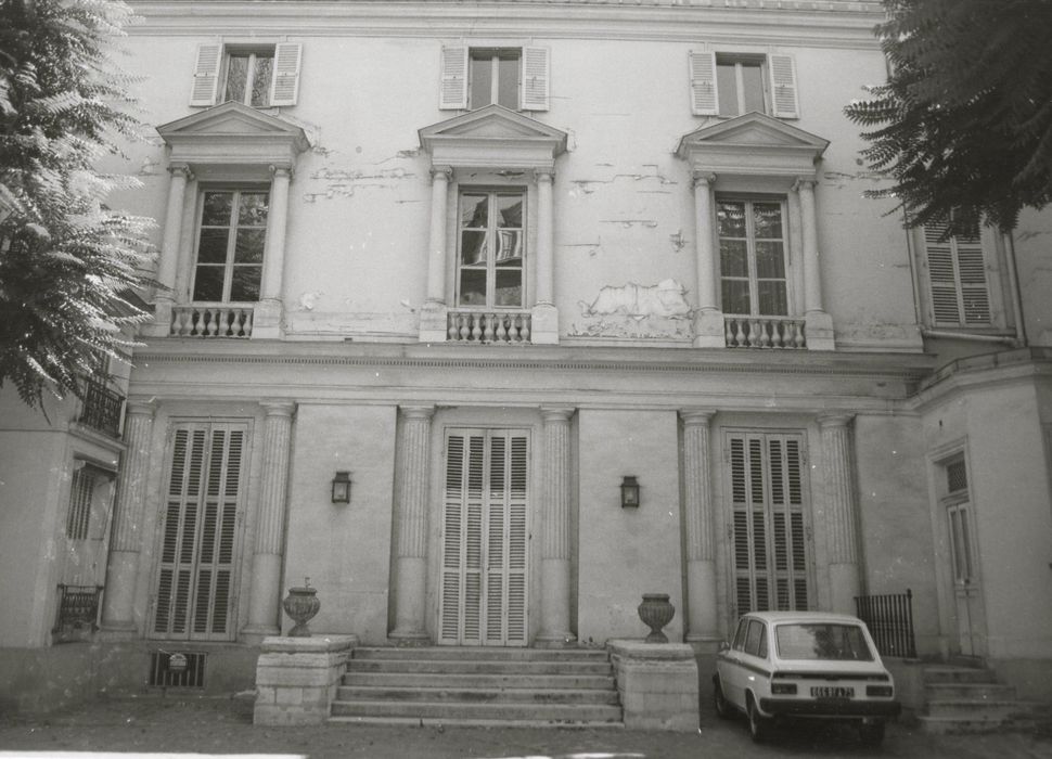 façade sur cour