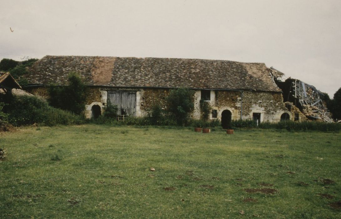 communs, façade ouest