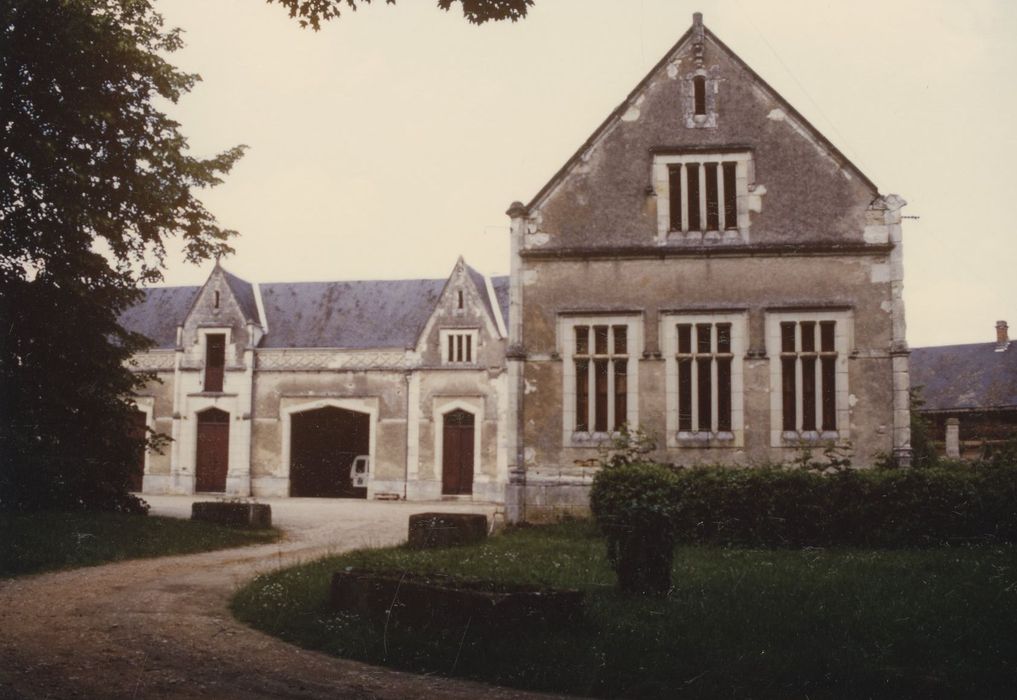 ferme, façade sud, vue partielle