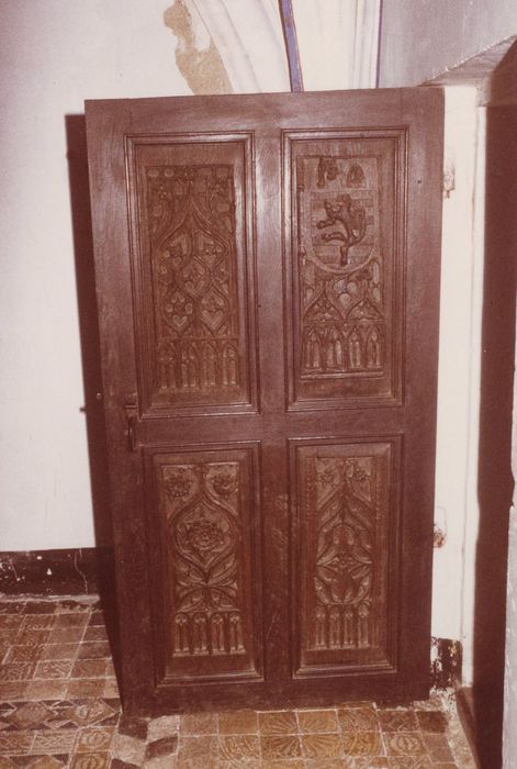 vantail de la porte de la chapelle