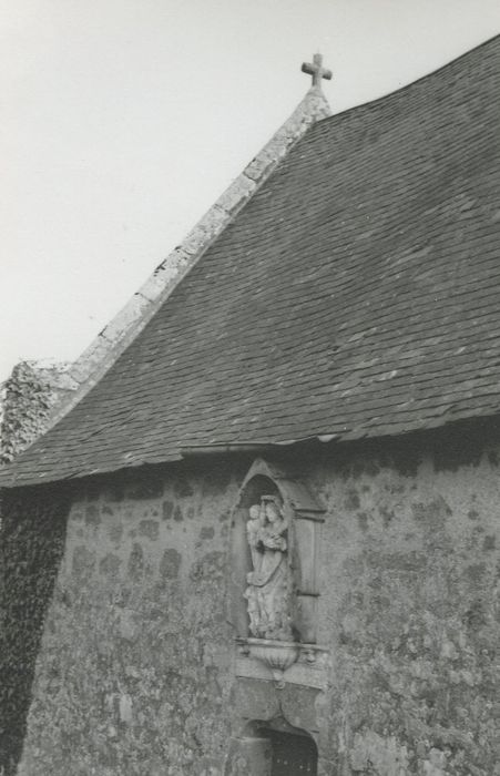 chapelle, statue : Vierge à l’Enfant