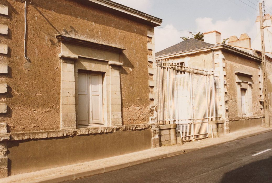 grilles d’accès sur rue