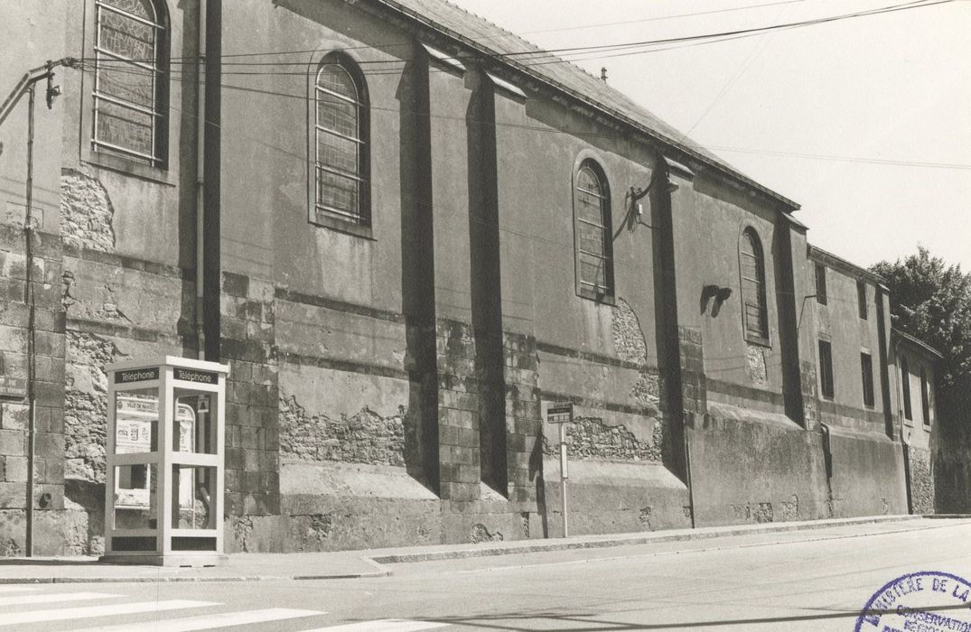 façade latérale sud, vue partielle