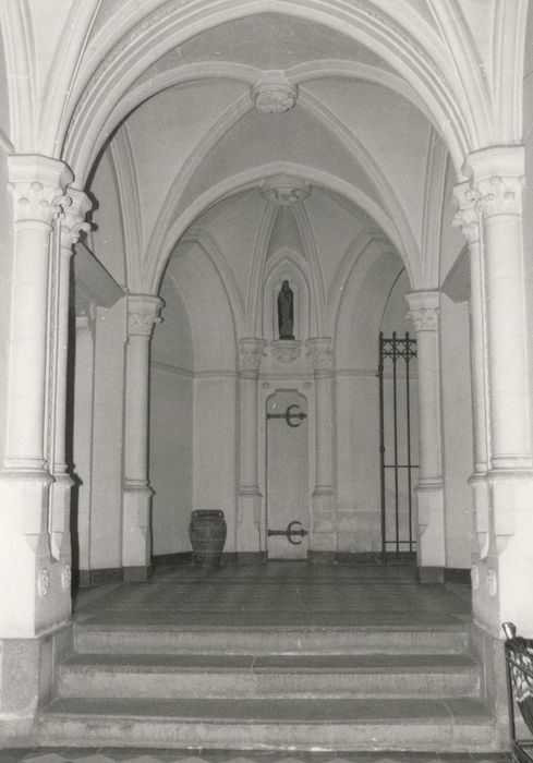 vestibule