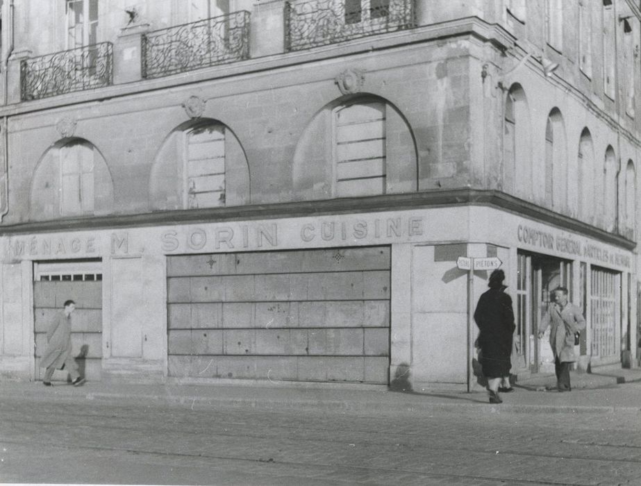 façades sur rues, vue partielle