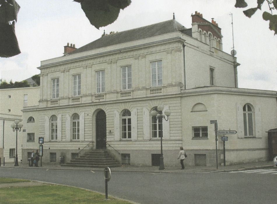 façade sur rue (document numérisé)