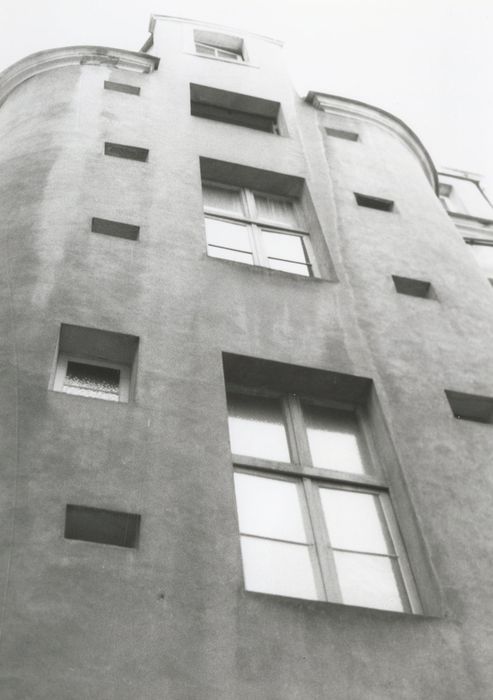 façade sur cour de la cage d’escalier, vue partielle