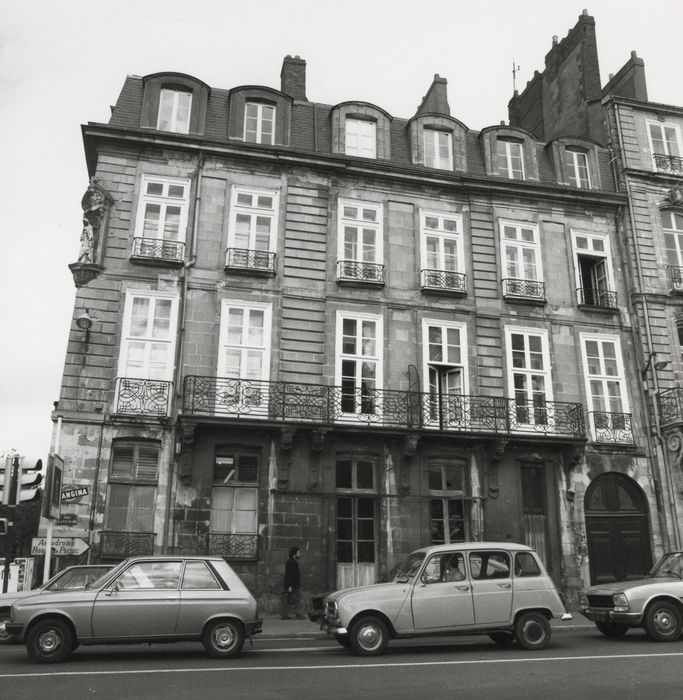 façade sur rue de la Petite Hollande