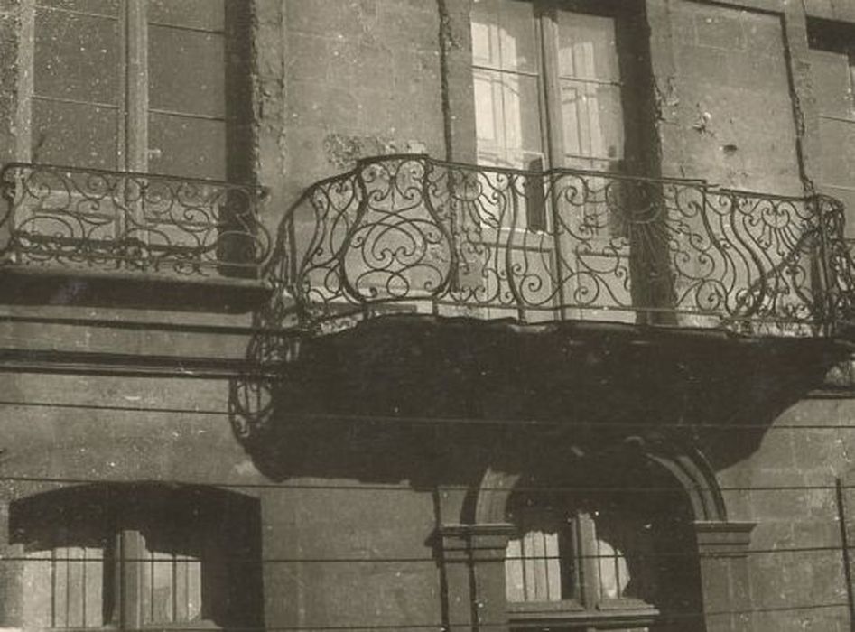 façade rue Kervégan, détail du balcon du 3e étage