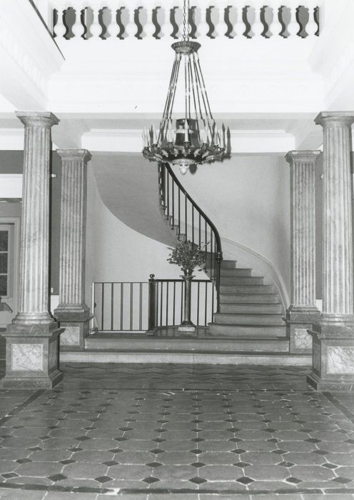 vestibule (atrium)