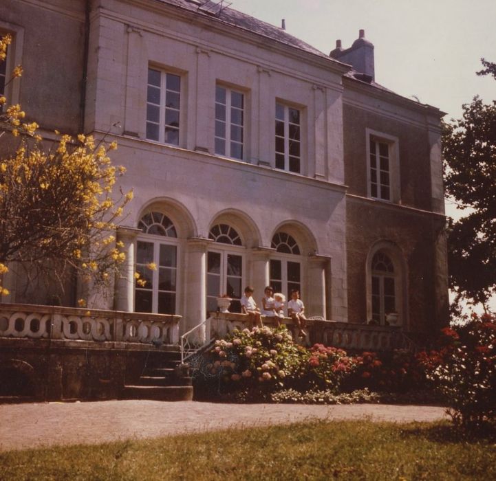 façade nord-ouest, vue partielle