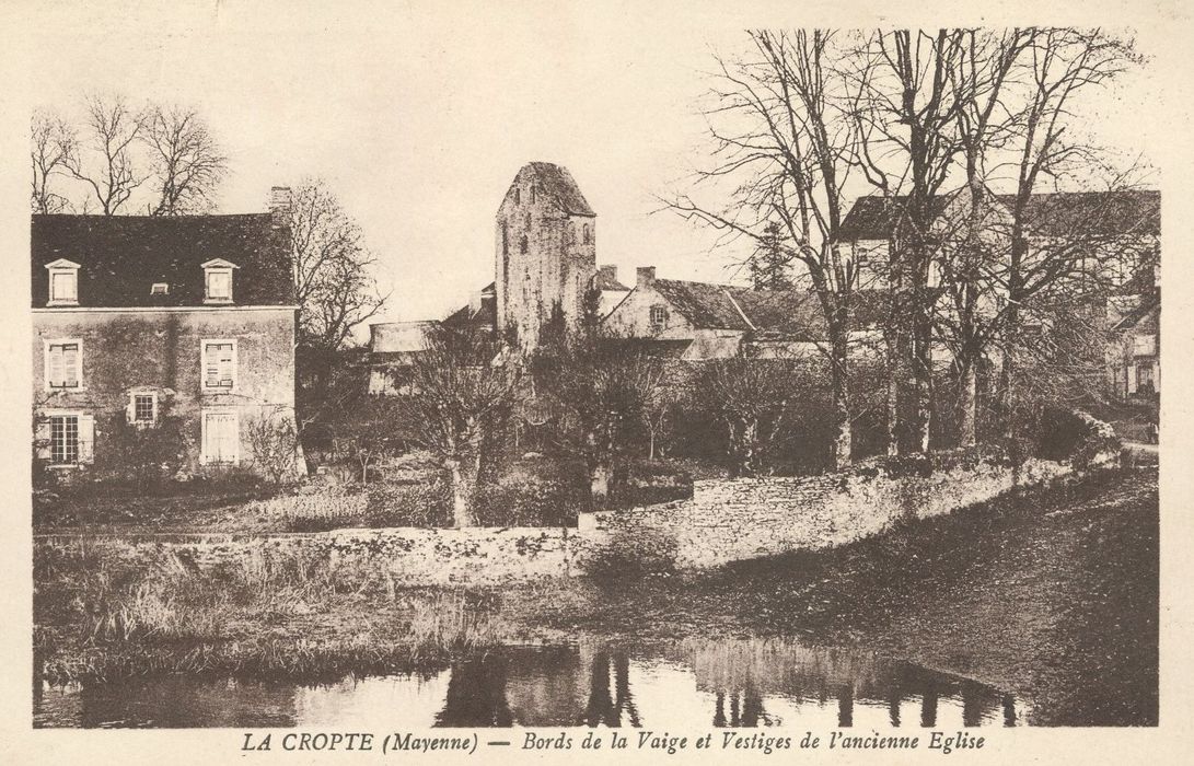 vue partielle de l’église dans son environnement