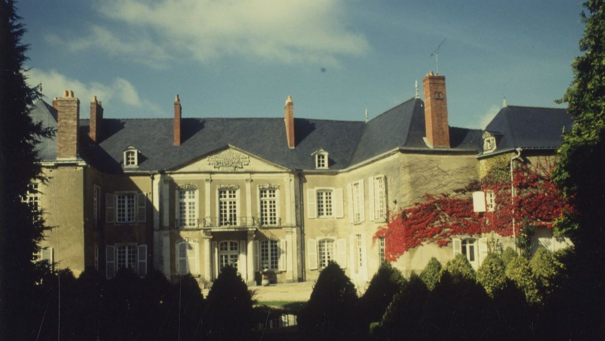 Façade sur cour, vue partielle