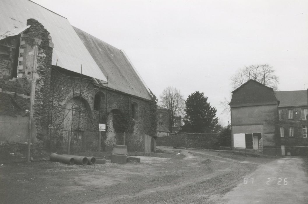 façade latérale est, vue partielle