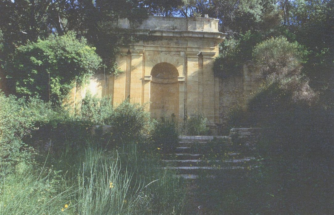 Fontaine monumentale, vue partielle