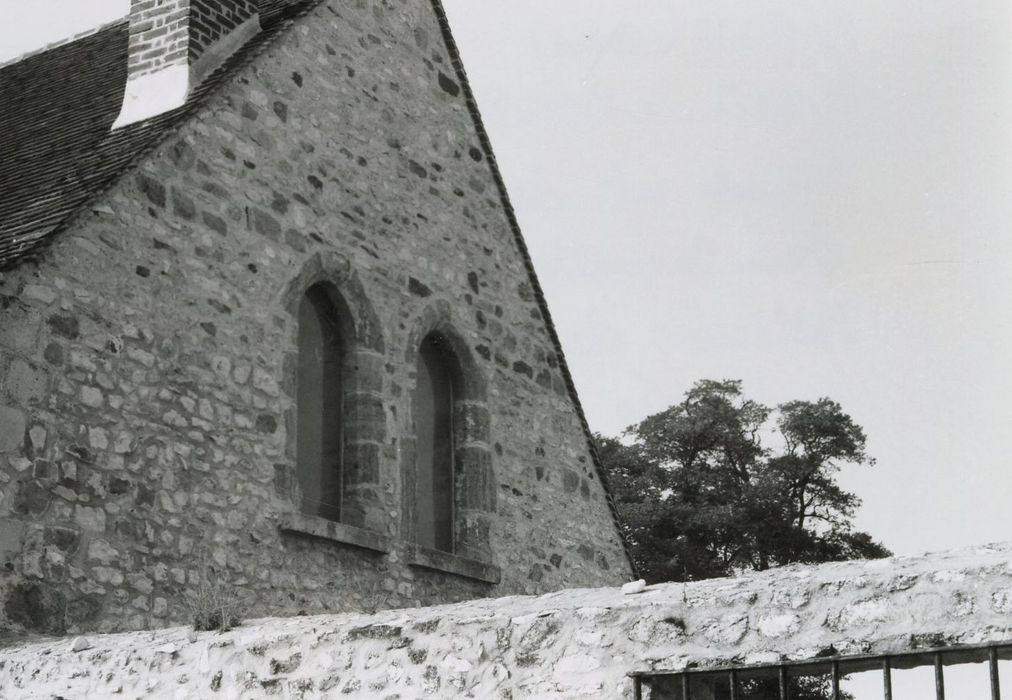 communs sud, pignon est, vue partielle