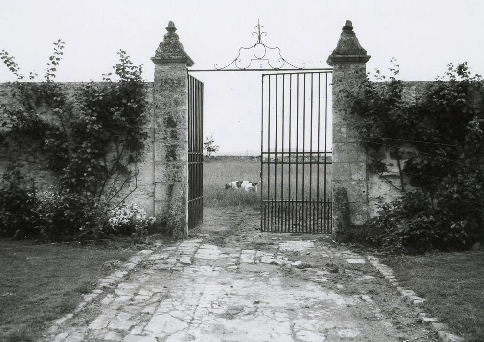 grille de la cour de la ferme