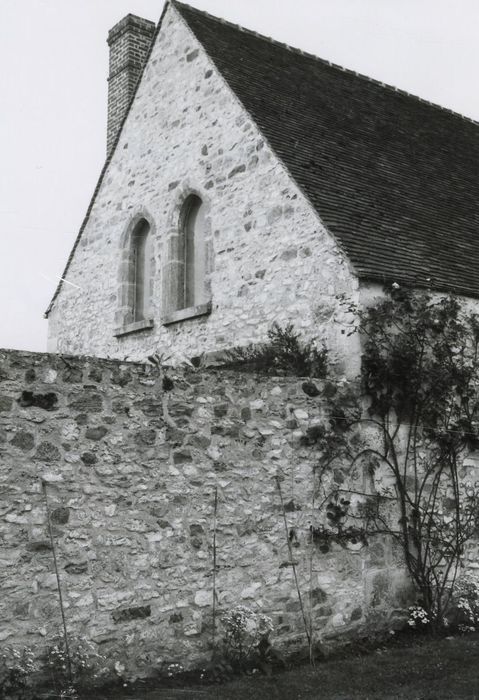 communs sud, pignon est, vue partielle