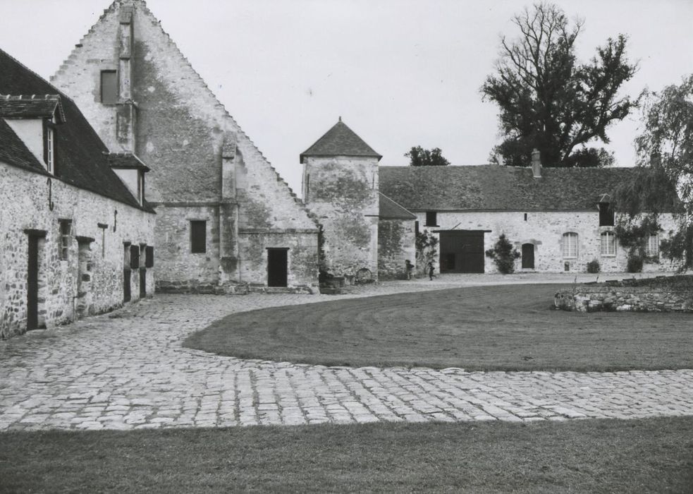 communs et grange, ensemble est