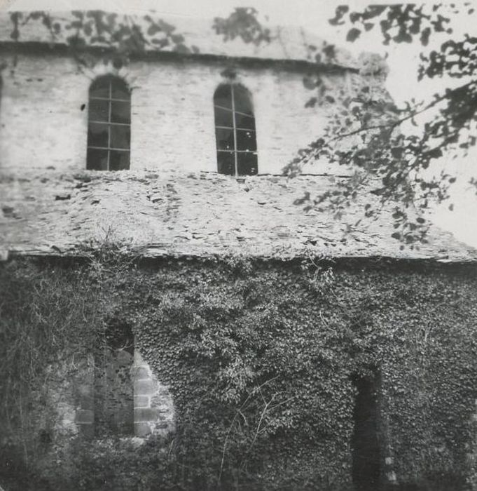 Église abbatiale, transept nord, vue partielle