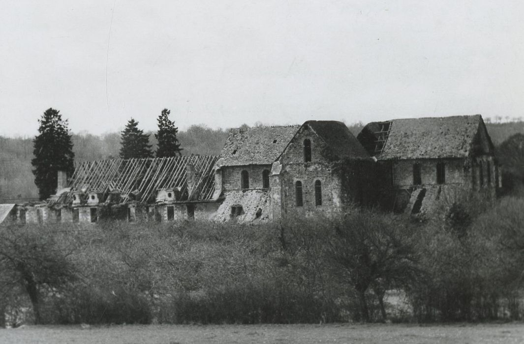 Vue partielle des ruines  depuis le Nord-Est