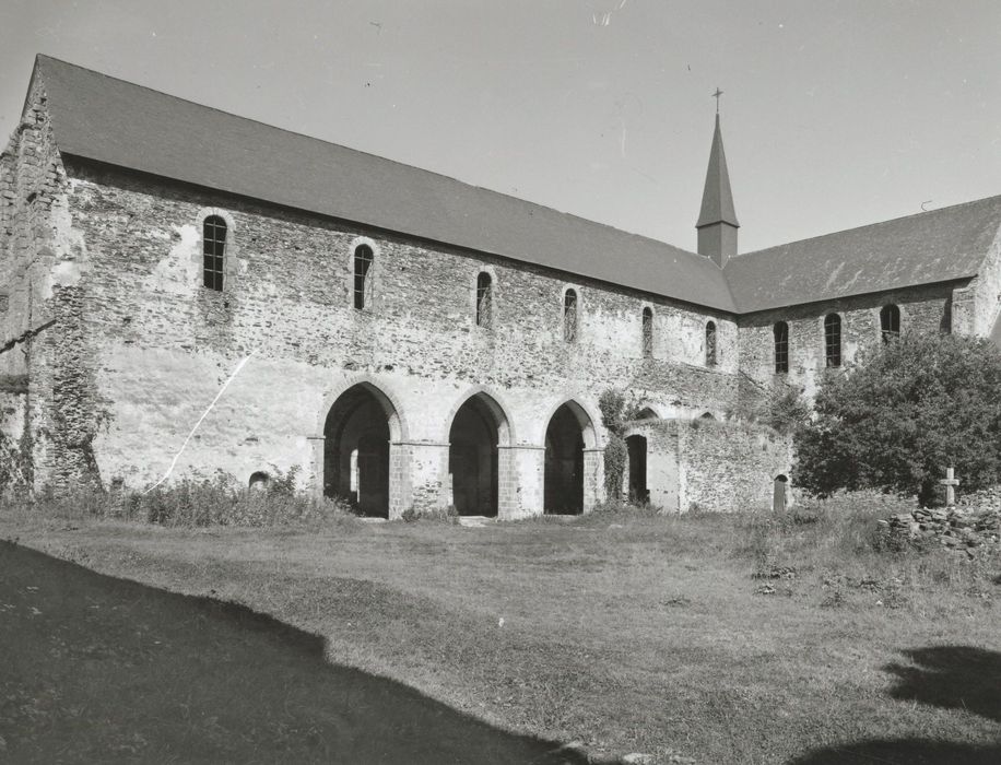 Église abbatiale, ensemble sud-ouest