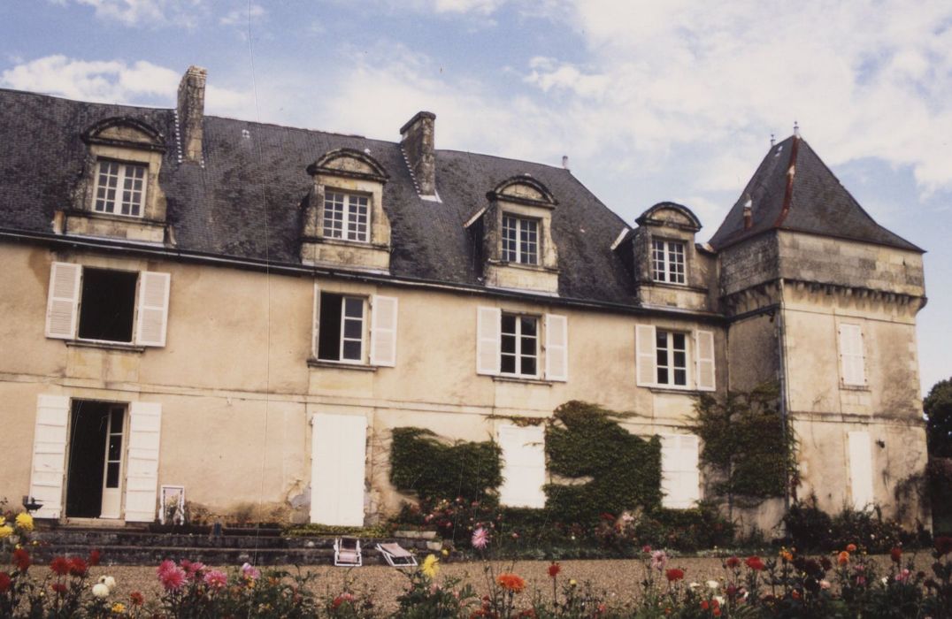 façade sud, vue partielle