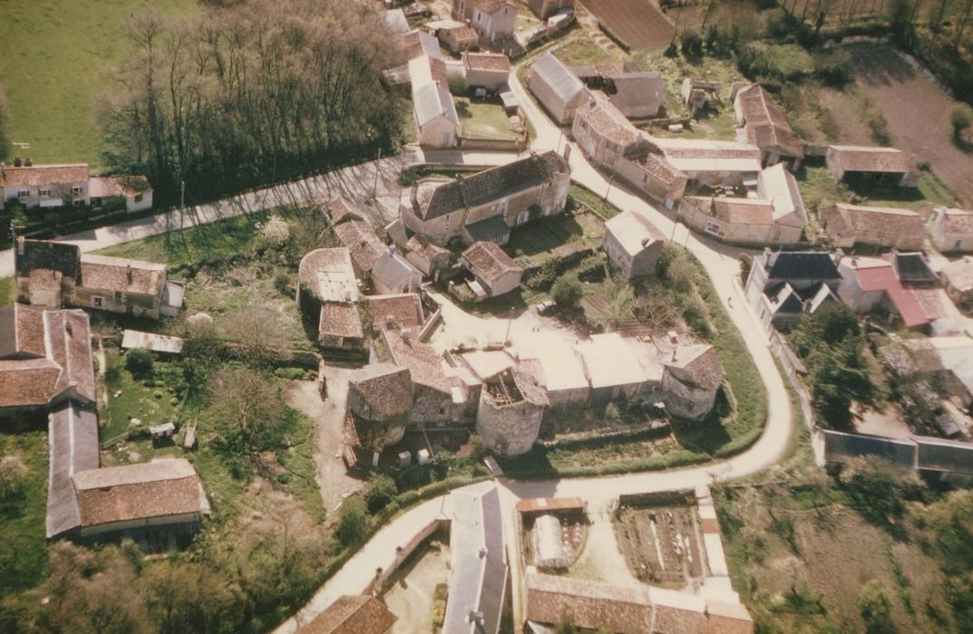 vue aérienne de l’ensemble du site dans son environnement urbain