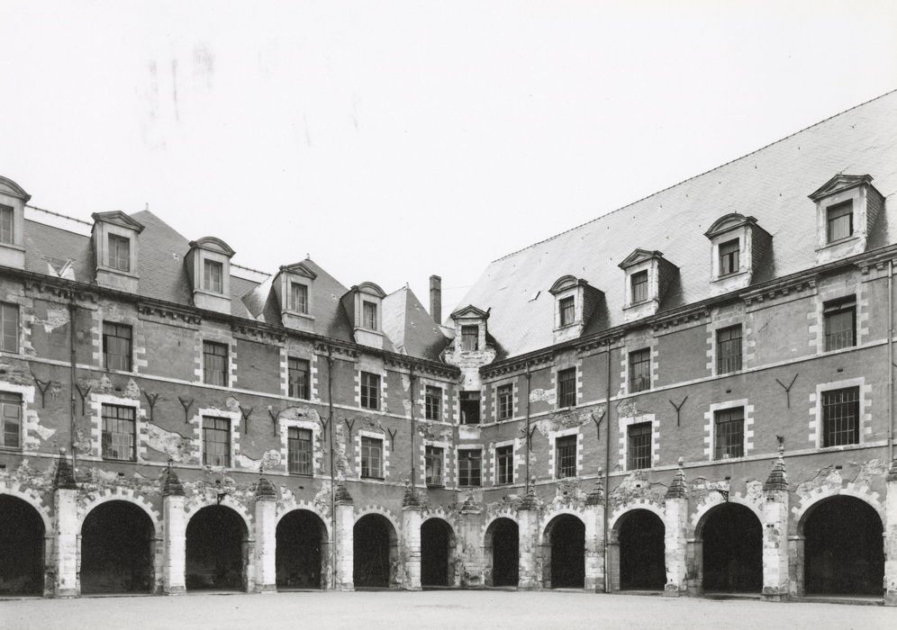 cloître, ailes nord et ouest