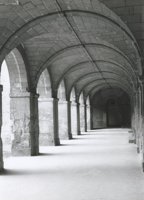 cloître, galerie nord