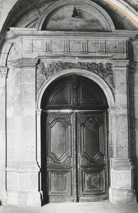 cloître, porte sud-est d’accès au réfectoire