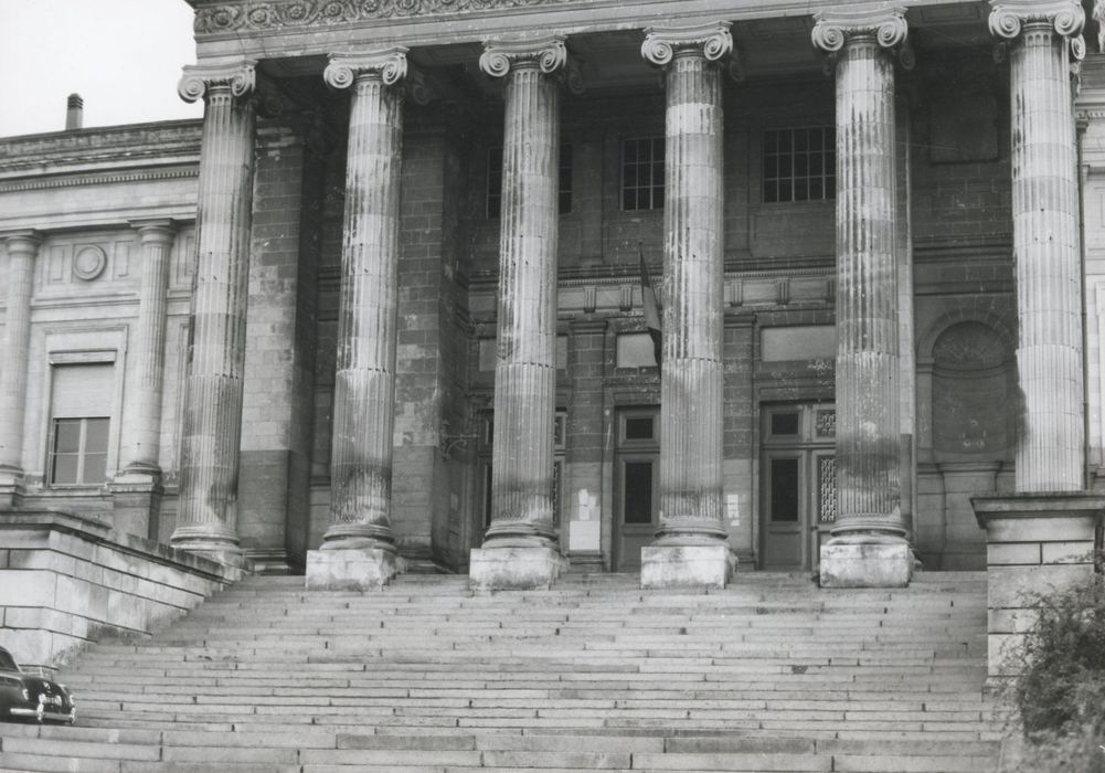 façade antérieure, vue partielle