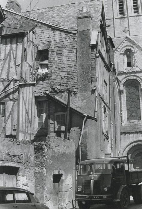 façade latérale, vue partielle