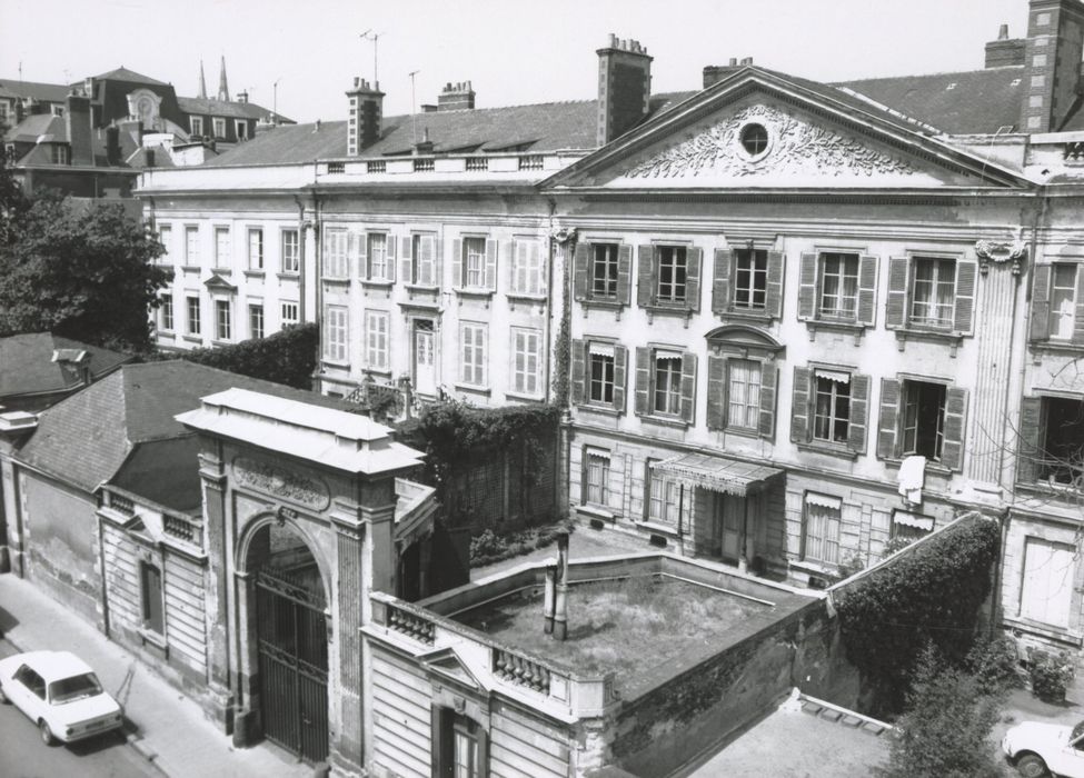 façade sur la cour d’honneur