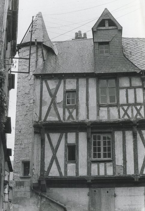 façade sur la rue Saint-Aignan