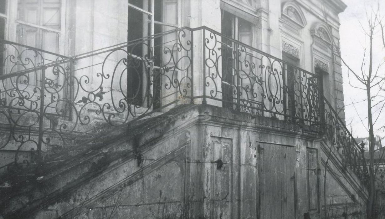 escalier d’accès extérieur