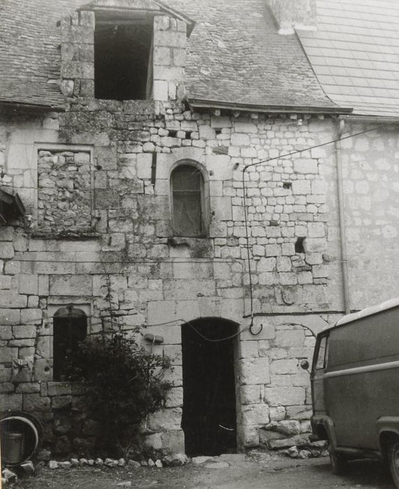 logis côté cour de l’église