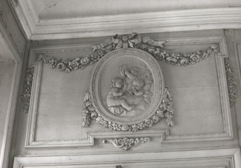 grand salon, lambris de revêtement, détail