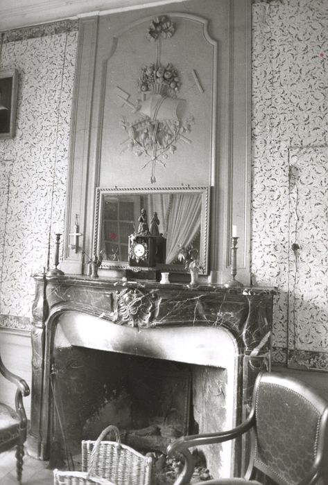 aile sud, chambre, cheminée