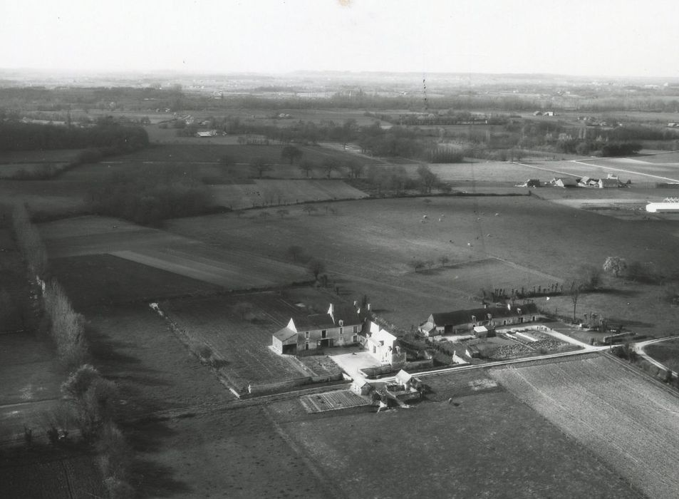 vue aérienne du château dans son environnement