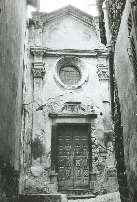 chapelle des Pénitents, façade est, vue partielle