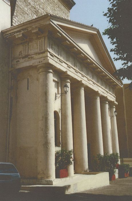 porche de la façade antérieure (photocopie numérisée)