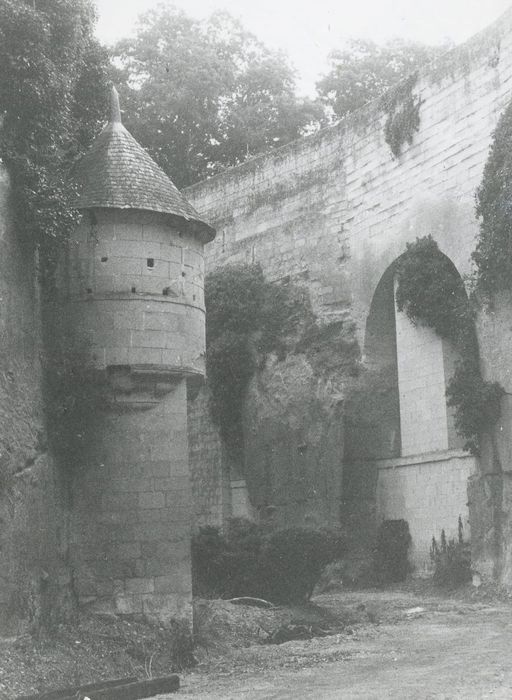 tourelle de guet dans les fossés sud