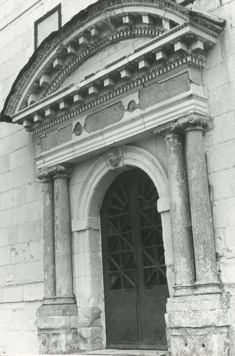 façade ouest, porte d’accès