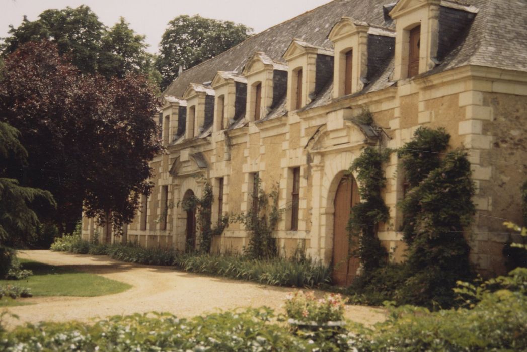 écuries, façade est