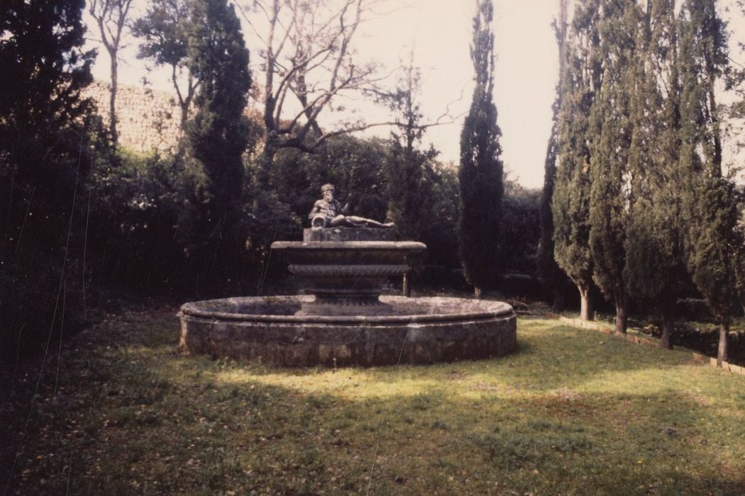 parc, détail d’une fontaine