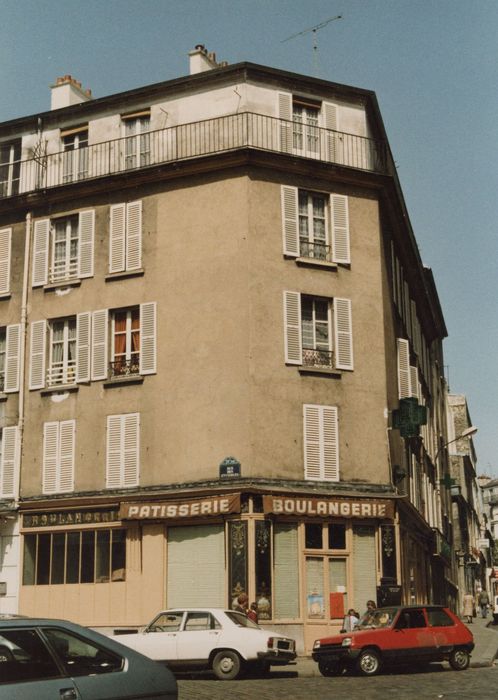 façade sur la rue des Envierges